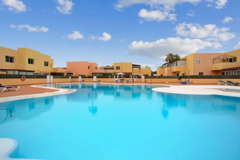 Vacation 'Las Olitas Beachpool Corralejo' with Shared Pool, Wi-Fi and Air Conditioning - Image 1