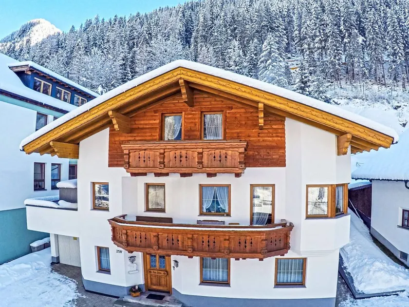 Flat | Mountain view - Image 1