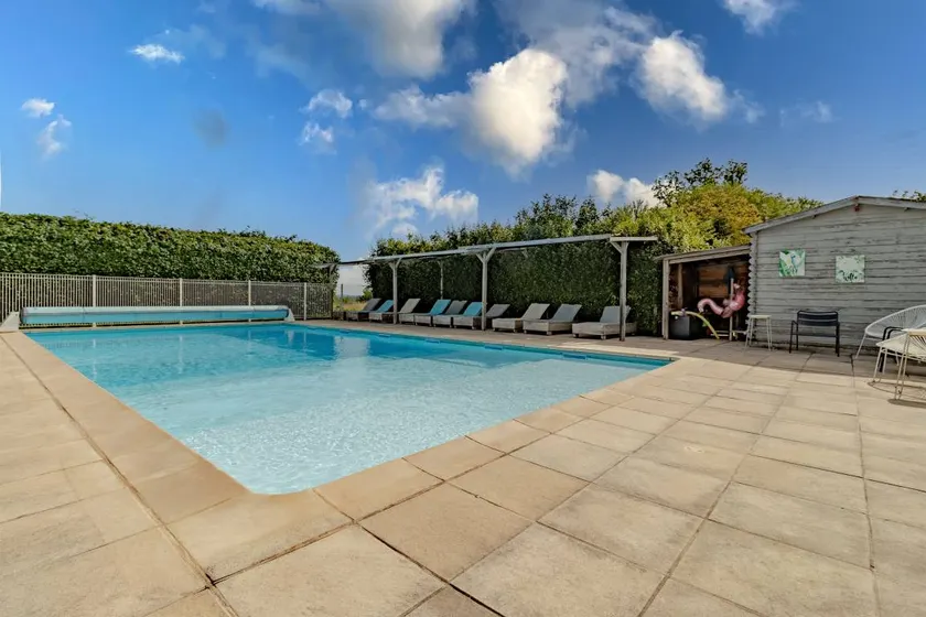 Casa rural apropiada para familias con terraza, barbacoa y piscina | Vistas al jardín | Adaptada para teletrabajar | Se admiten mascotas - Image 1