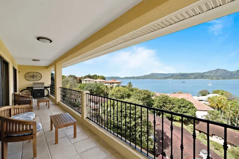 Fully equipped charming aparthotel | Close to the beach - Image 1