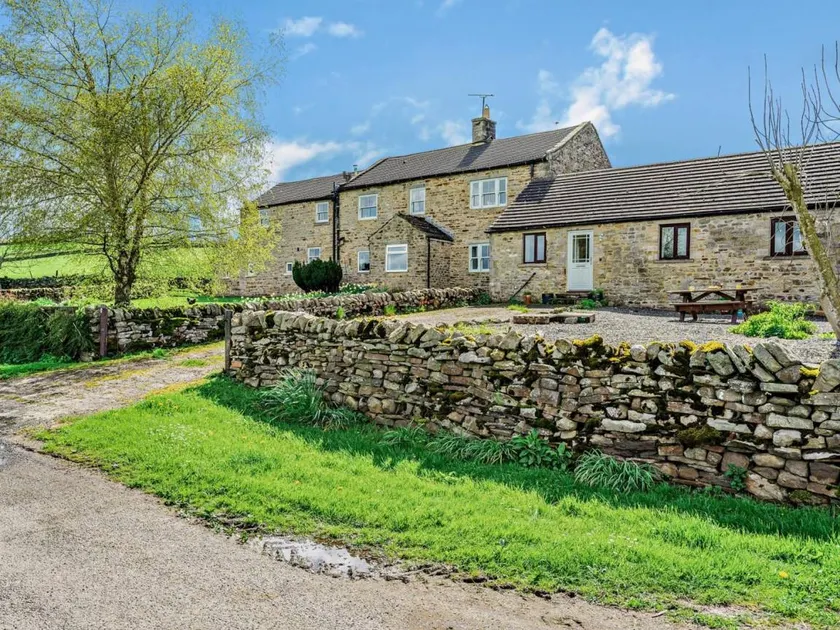 Cottage with BBQ & garden | Water view - Image 1