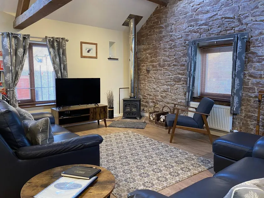 Family-oriented cottage with garden & terrace - Image 1