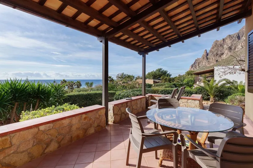 Grande villa entièrement équipée avec barbecue, internet haut débit et jardin | Vue jardin | Proche de la plage | Idéale pour le télétravail | Avec animaux autorisés - Image 1