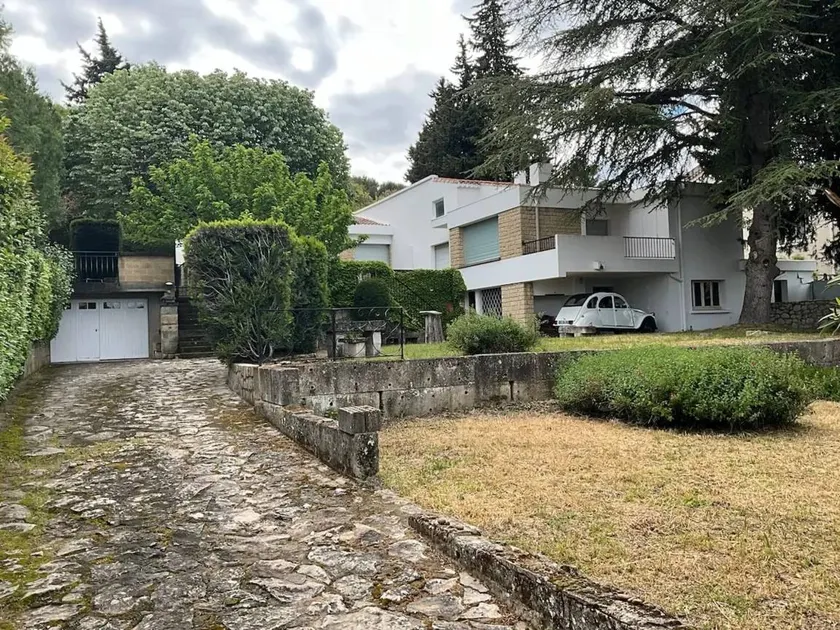 House with terrace | Near Fort Saint-André | Mountain view - Image 1