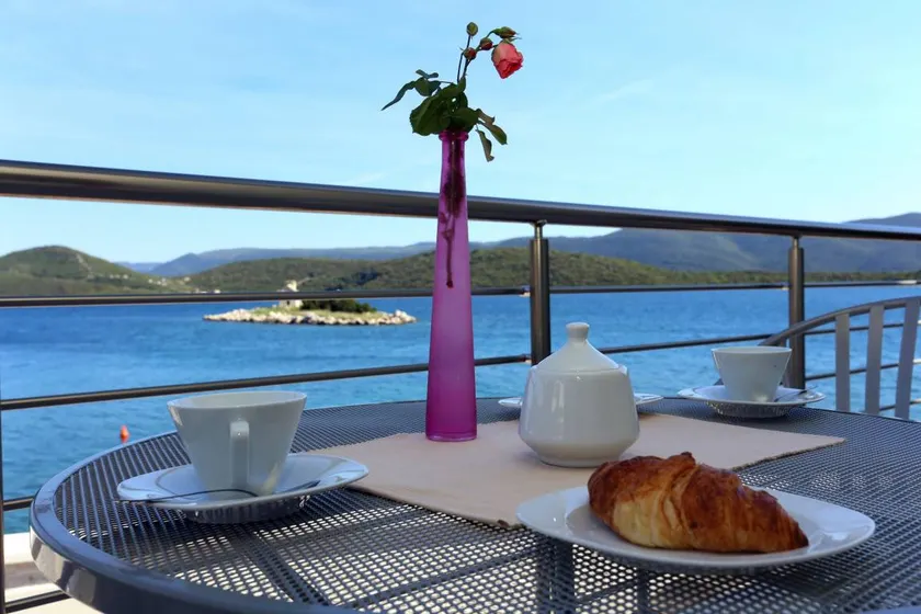 Holiday apartment with terrace | Sea view - Image 1