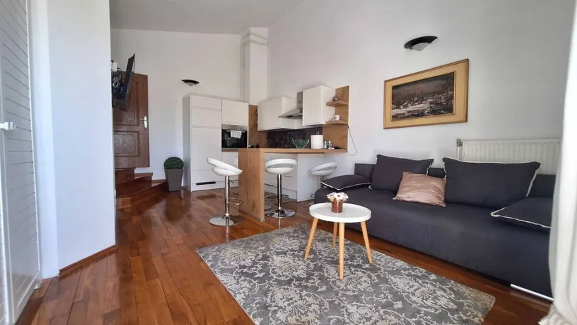 Apartment with garden & terrace | Sea view - Image 1