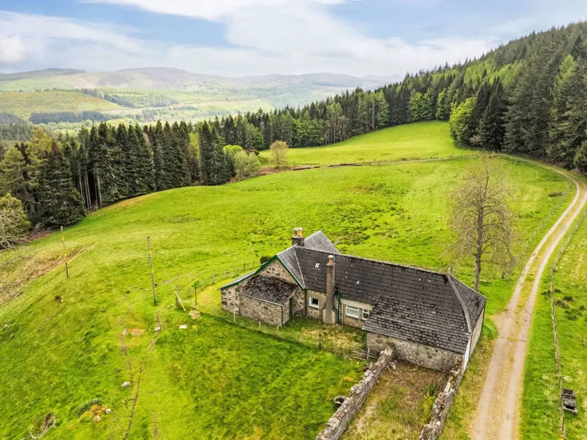 Holiday home with barbecue, garden & terrace | Nature view - Image 1