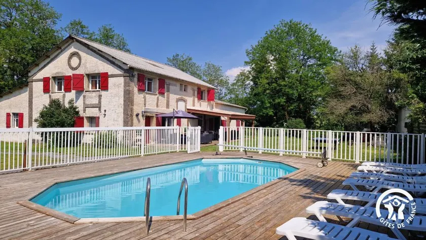Fully equipped ample gite with barbecue, private pool & garden | Pets are welcome - Image 1