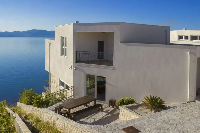 Family-friendly villa with terrace, pool & sauna | Sea view - Image 1