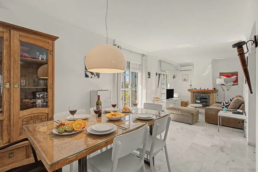Voll ausgestattetes Ferienhaus mit Terrasse, Grill und Pool | Meerblick | Perfekt für die Arbeit von Zuhause - Image 1
