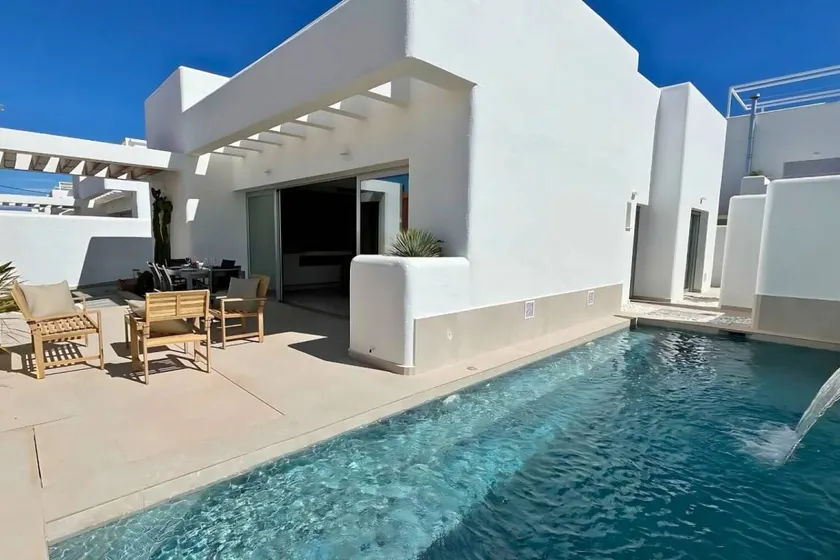 Children-friendly charming villa with garden, terrace & private pool - Image 1