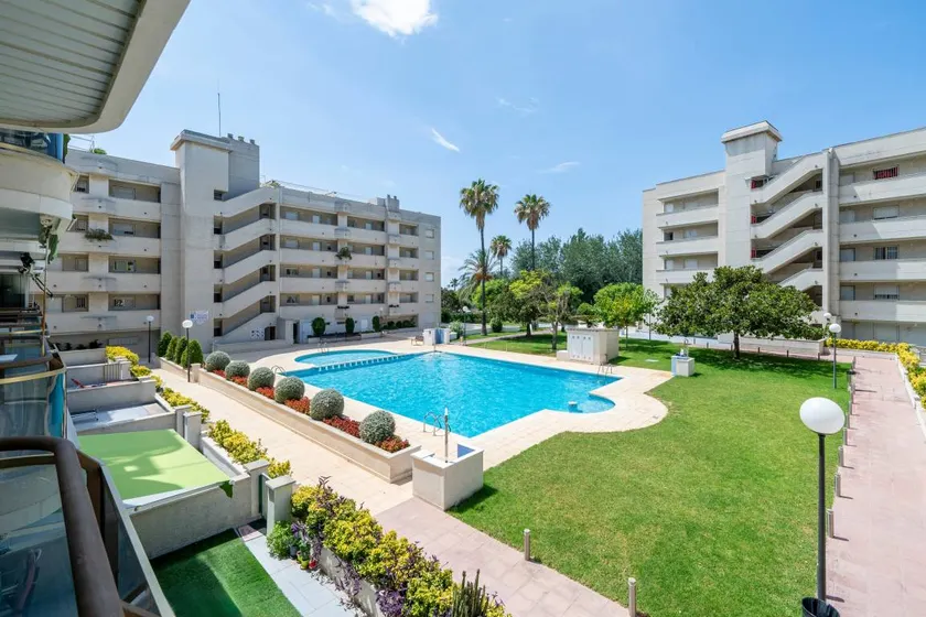 Fully equipped apartment with fast internet, pool & garden | Garden view | Next to the beach | Pets are welcome - Image 1