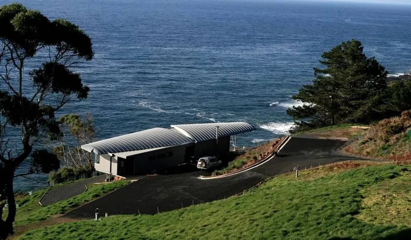 Award-Winning, Unique Clifftop Rental near Devonport, Tasmania - Image 1