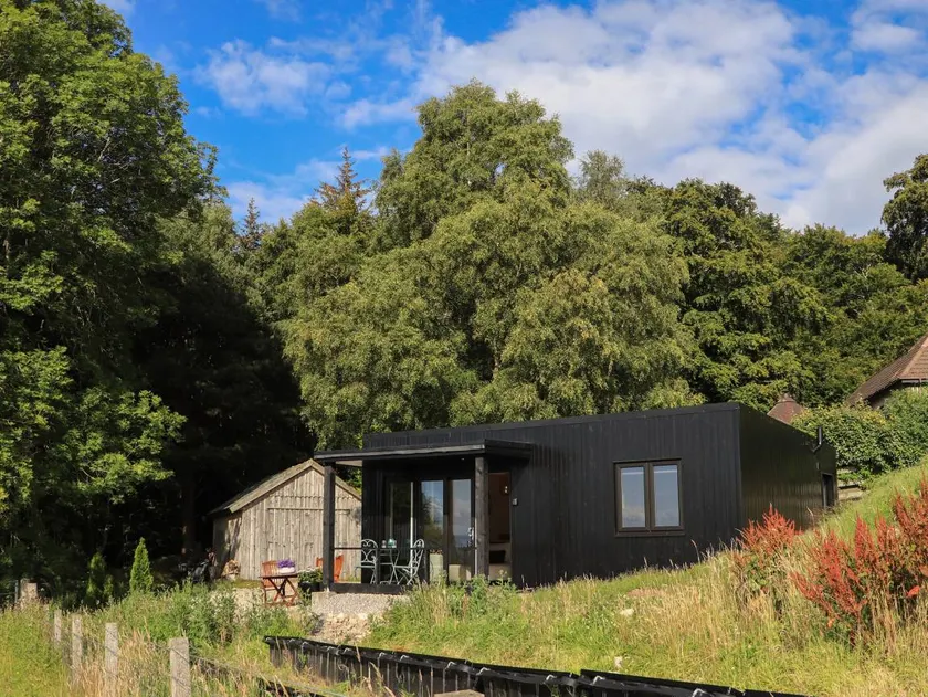 Child-friendly cottage with garden | Dogs allowed - Image 1