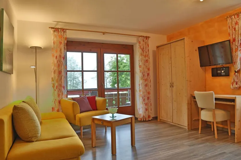 Children-friendly wonderful holiday apartment with barbecue, garden & sauna | Mountain view | Good for workation - Image 1