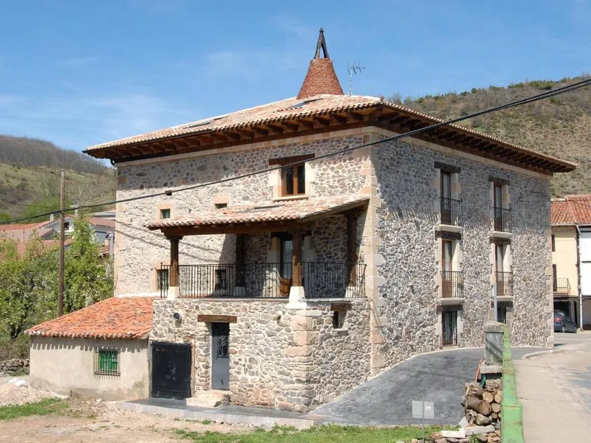 Großzügiges Ferienhaus mit Terrasse, Grill und schnellem Internet | Bergblick | Perfekt für die Arbeit von Zuhause | Haustierfreundlich - Image 1