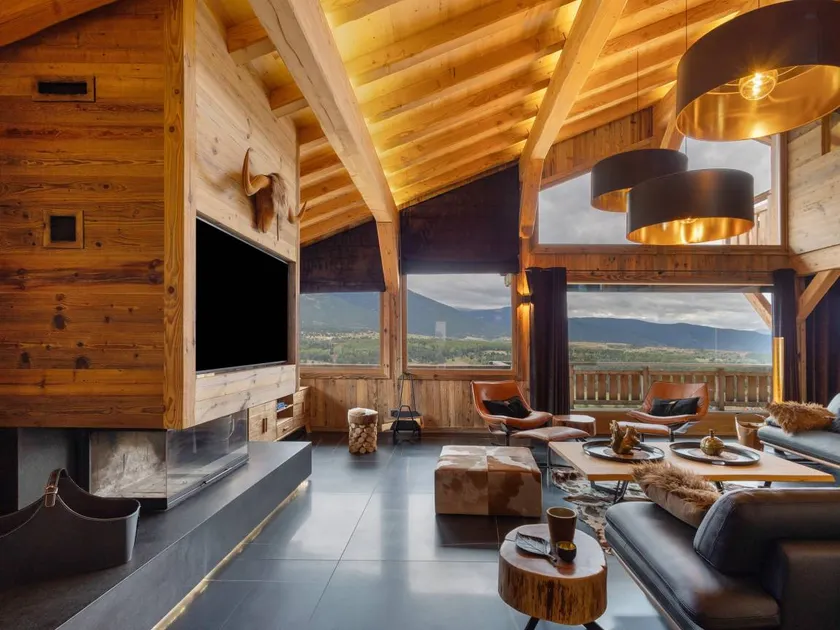Chalet with sauna, fast internet & hot tub | Mountain view | Suitable for remote work - Image 1