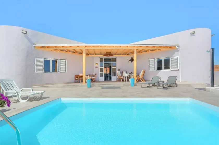 Fully equipped wonderful villa with private pool, garden & terrace | Mountain view | Good for workation | Dogs allowed - Image 1