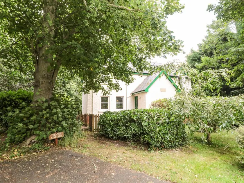 Family-oriented wonderful cottage with garden | Pets allowed - Image 1