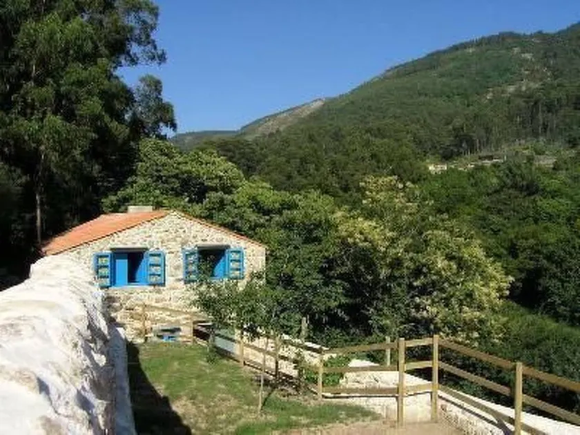 House with terrace, barbeque & garden - Image 1