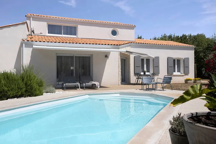 Bed & breakfast with heated pool, garden & terrace | Garden view - Image 1