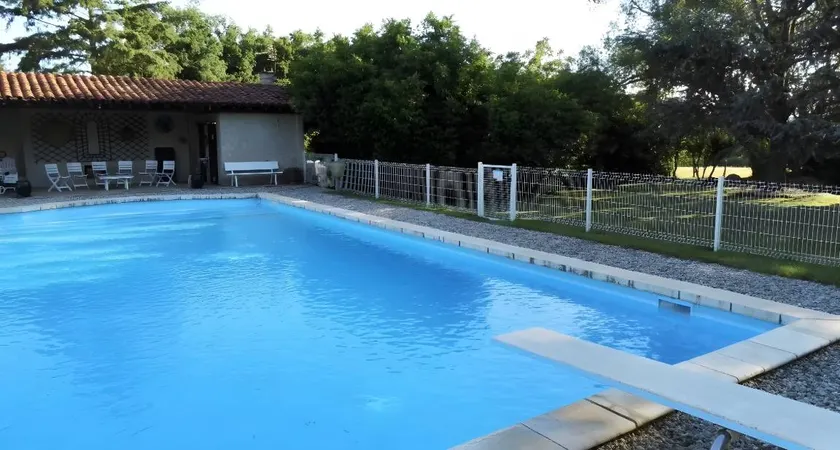 Family-friendly cottage with terrace, garden & barbeque | Lake view | Dogs allowed - Image 1