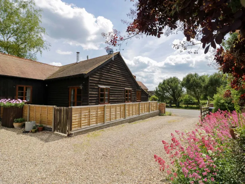Child-friendly cottage with garden | Pets allowed - Image 1