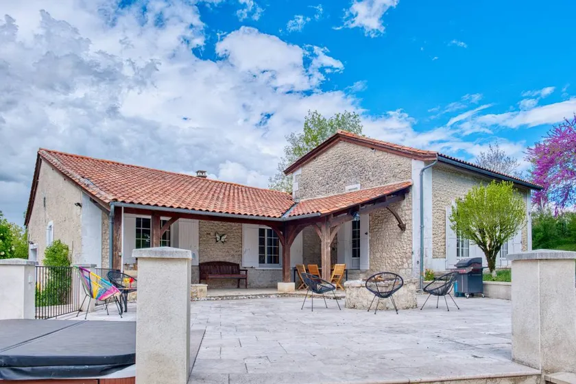 Two Charming Houses with Pool, and Beautiful Surroundings: Where Authenticity Meets Modern Comfort - Image 1