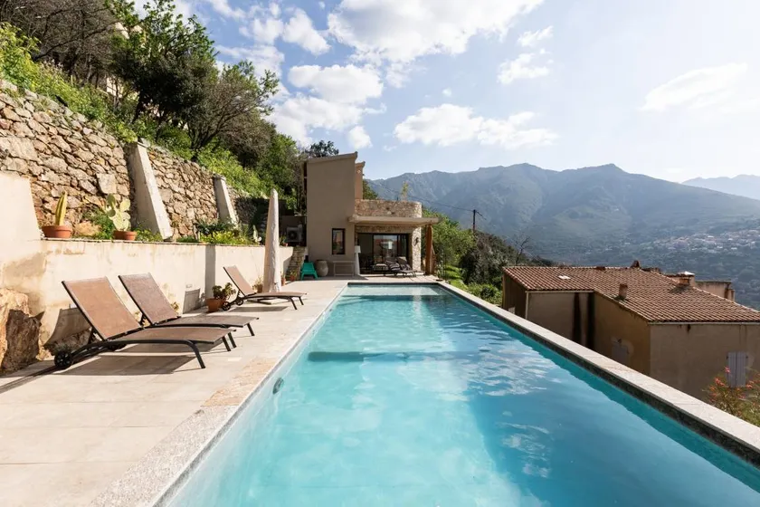 Villa con barbacoa, terraza y piscina | Vistas al jardín | Ideal para teletrabajar - Image 1