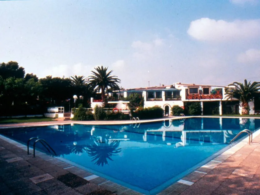 Nice bungalow with garden & pool | Close to the beach - Image 1