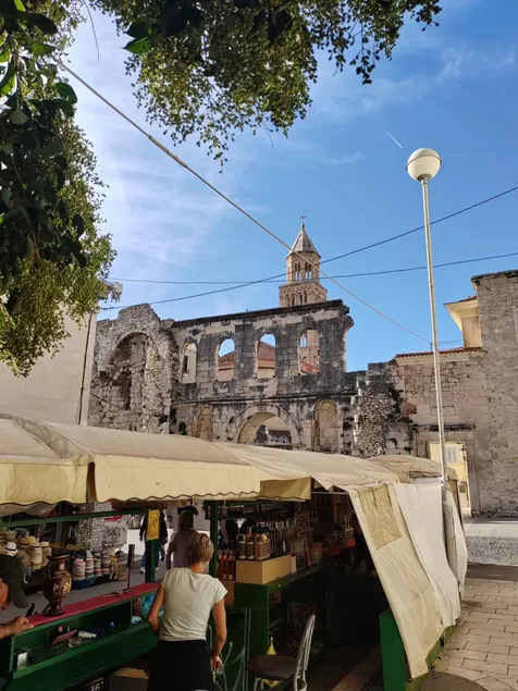 Split It Hostel - Image 1