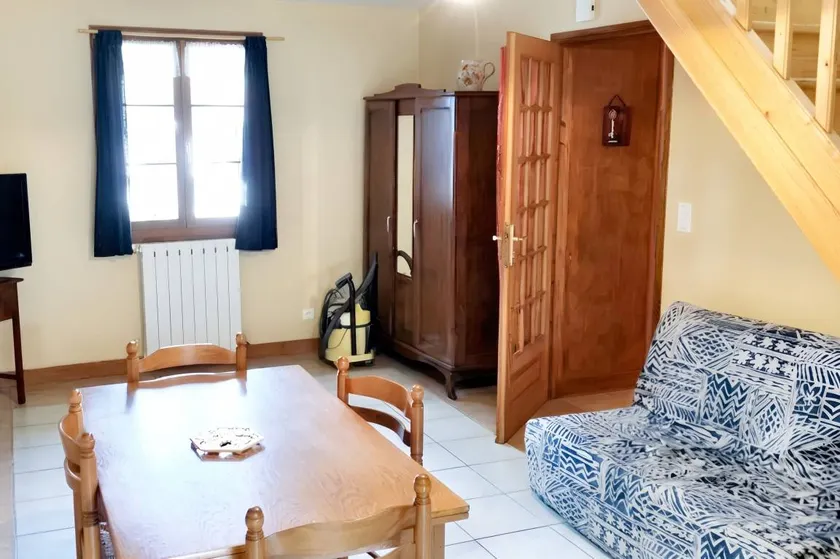 Comfortable Apartment in Mesnay - 70 m² - Private Balcony - Image 1