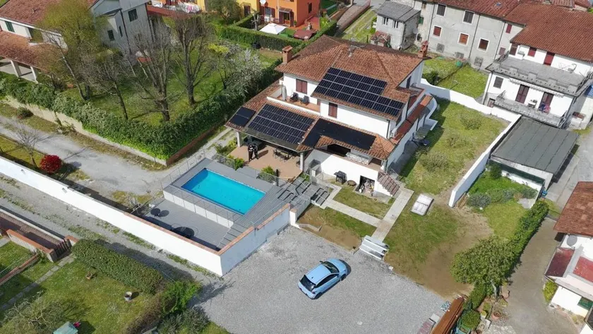Villa with terrace, garden & heated pool | Mountain view | Good for workation - Image 1