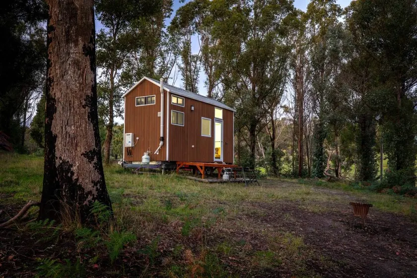 Minimalist Tiny Home Rental for Glamping in Victoria - Image 1