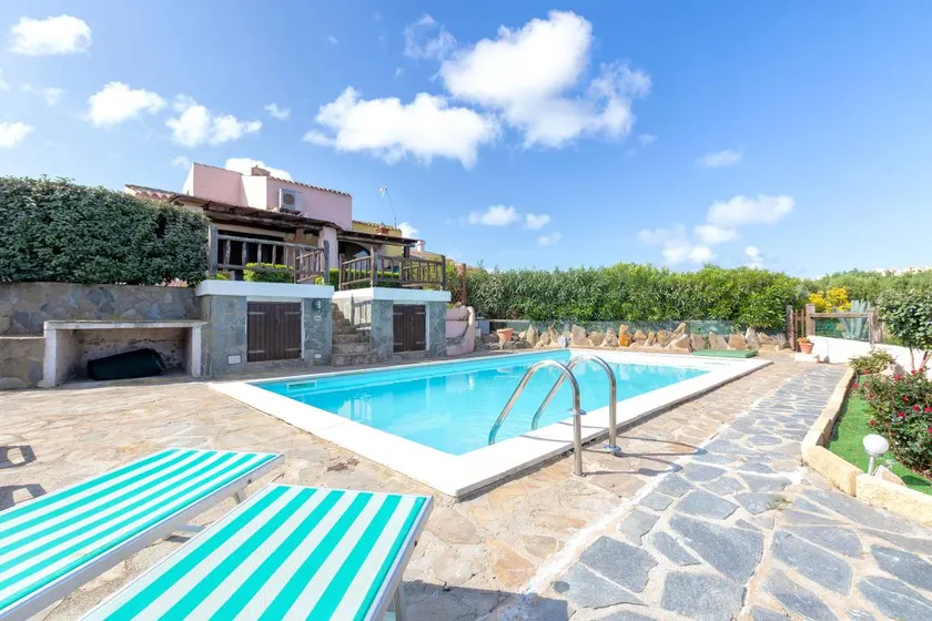 Villa entièrement équipée avec jardin, internet haut débit et terrasse | Vue montagne - Image 1