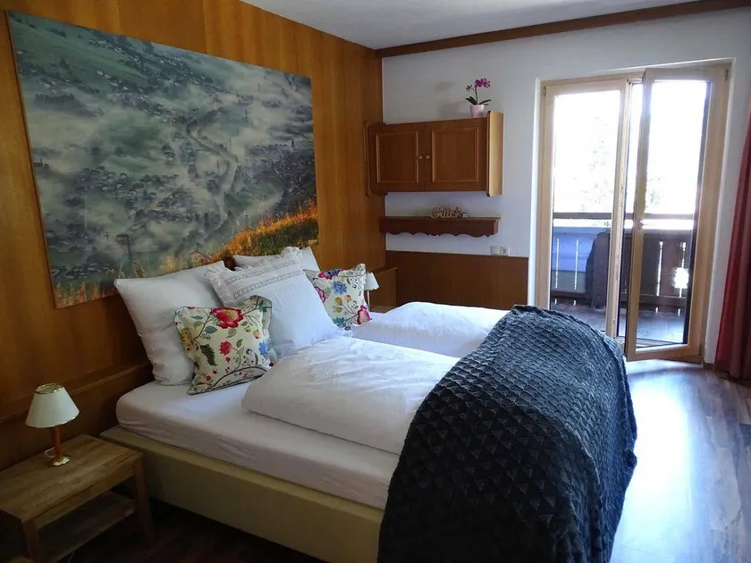 Children-friendly flat | Mountain view | Next to the ski - Image 1