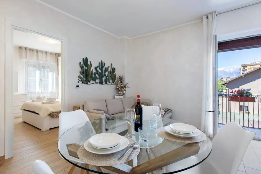 Apartment 'Emmie House' with Mountain View, Balcony and Wi-Fi - Image 1