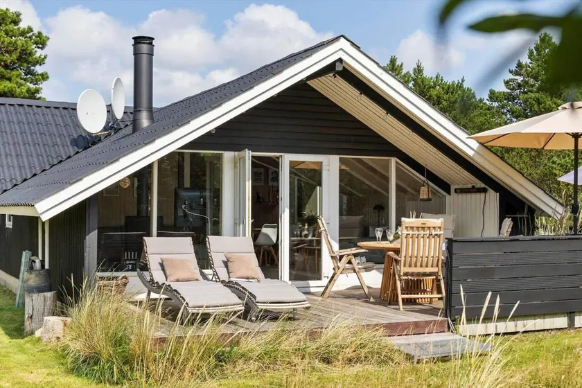 House with terrace, sauna & BBQ - Image 1