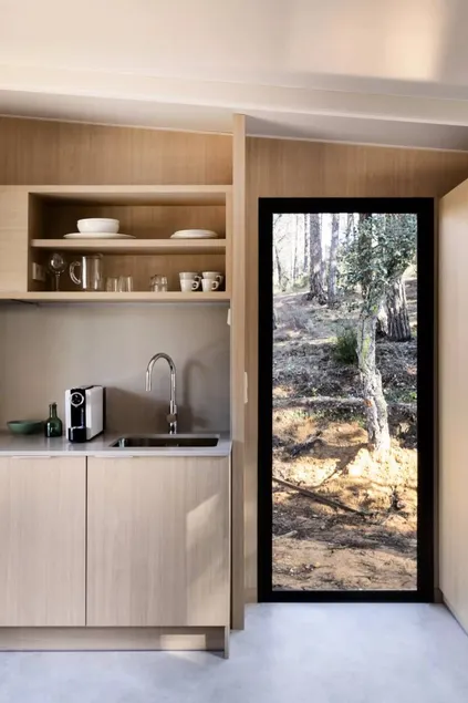Charming mobile home with hot tub, BBQ & sauna | Pets allowed - Image 1