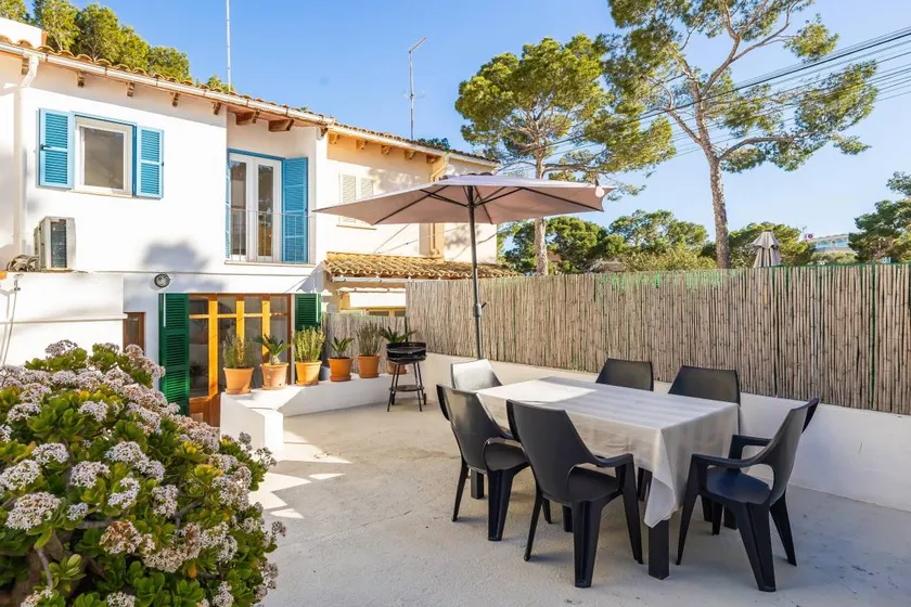 Children-friendly holiday home with terrace, garden & barbeque | Sea view | Good for workation - Image 1