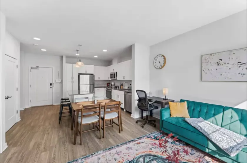 Family Friendly Deluxe 2 Bedroom Condo Only 25 mins to Soho - Image 1