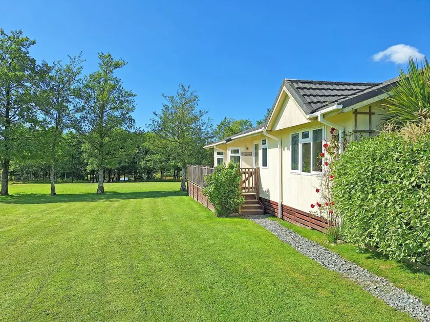 Cottage with garden | Water view - Image 1