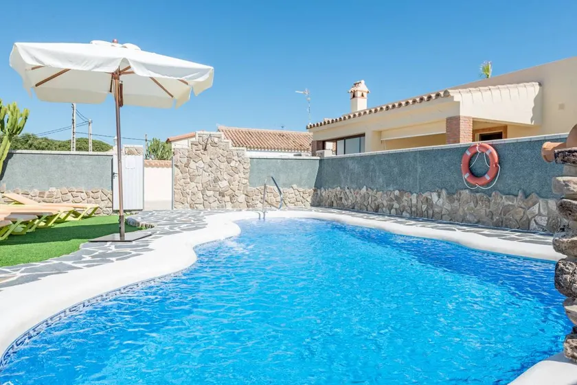 House with terrace, pool & barbeque | Mountain view - Image 1