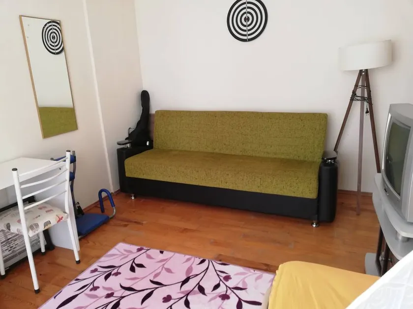 Dedicated room with garden & pool | Beach nearby | Suitable for remote work - Image 1