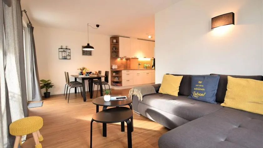 Holiday apartment with pool | Garden view - Image 1