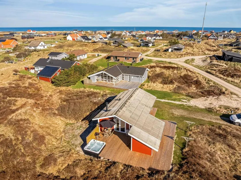 House with jacuzzi - Image 1