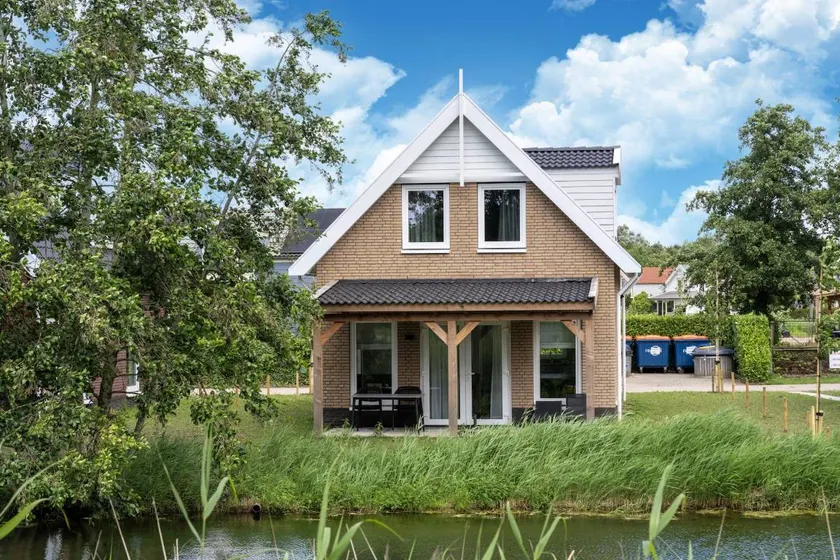House with sauna, terrace & garden | Sea view | Next to the beach | Pets allowed - Image 1