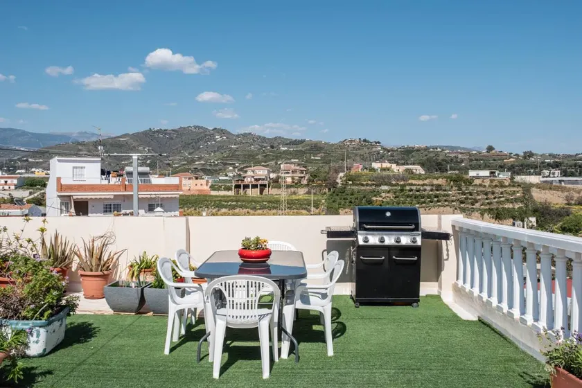 Charmant appartement entièrement équipé avec terrasse, jardin et barbecue - Image 1
