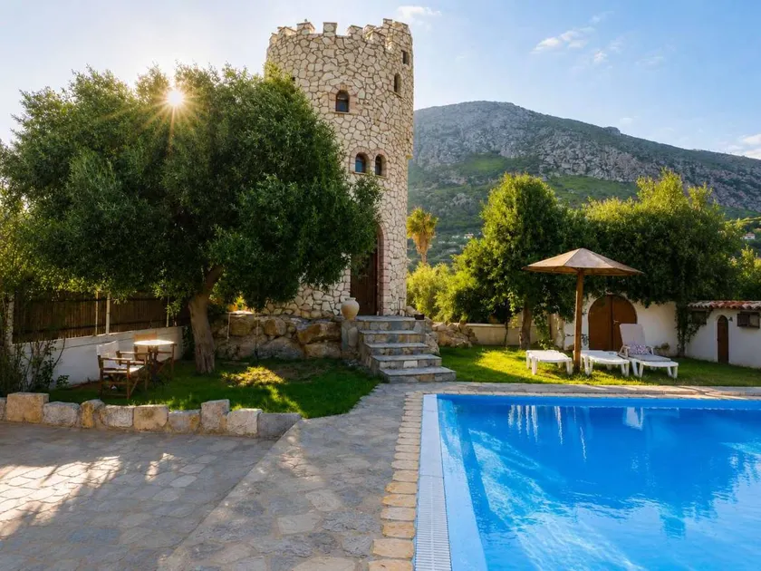 Merveilleuse maison conviviale et familiale avec piscine privée et jardin | Vue montagne | À côté de la plage | Idéale pour le télétravail | Avec animaux acceptés - Image 1