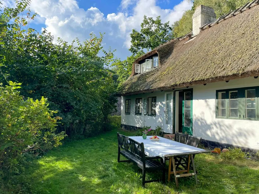 Family-friendly nice holiday home with terrace & garden - Image 1